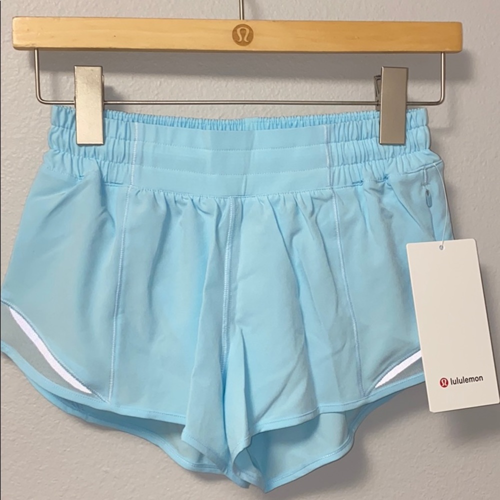 🍋 Lululemon shorts Hotty Hot 2.5 Blue Glow size 4